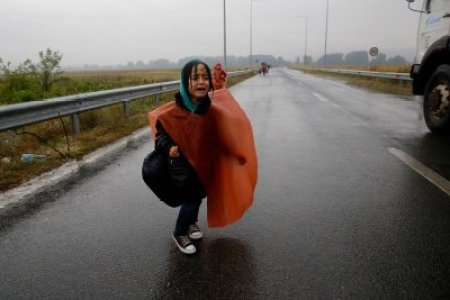 refugees-rain-greece-macedonia